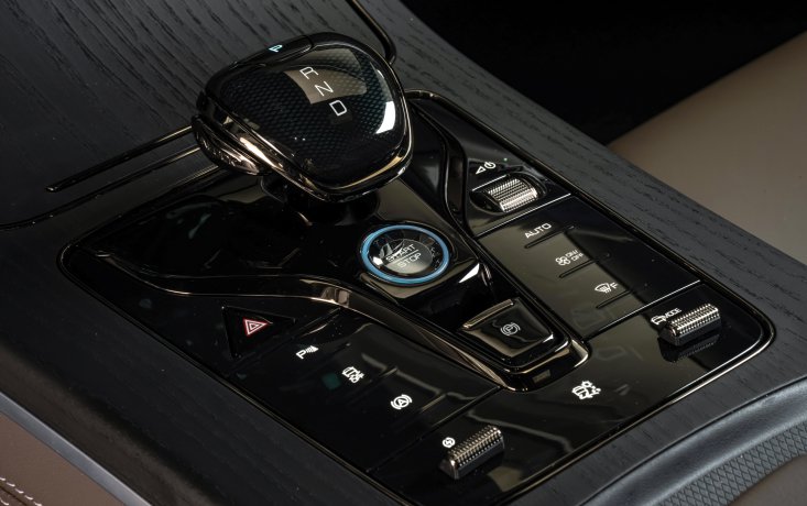 Электронды басқарылатын және DiSus-C белсенді аспасы бар интеллектуалды толық жетек